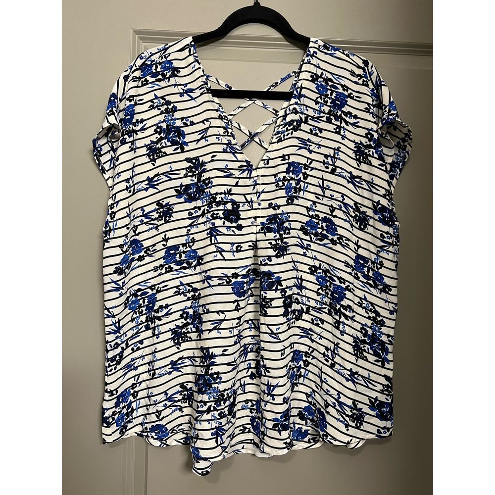 NWT Torrid Floral Striped Blouse, Size 0 - 12 Equivalent